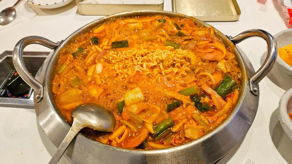 대구 동성로할매부대찌개, 부대찌개 음식 사진