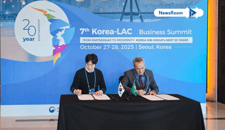 폴라리스쓰리디_브라질 진출 성과 사진으로 2025년 Lorea LAC Business Summit에서 MOU를 맺고 있다.